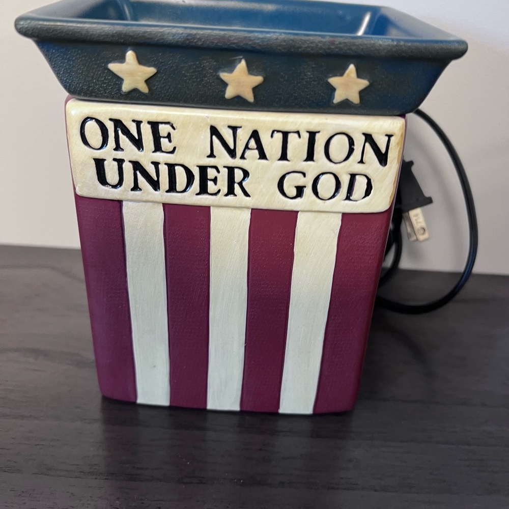 Scentsy One Nation Warmer - Purple and White - Picture 3 of 7